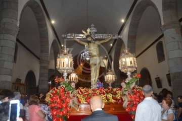 Oficios religiosos del mediodía y procesión del Santo Cristo de Telde (Foto TA)